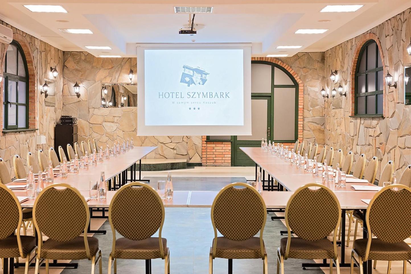 סימבארק Hotel Szymbark מראה חיצוני תמונה