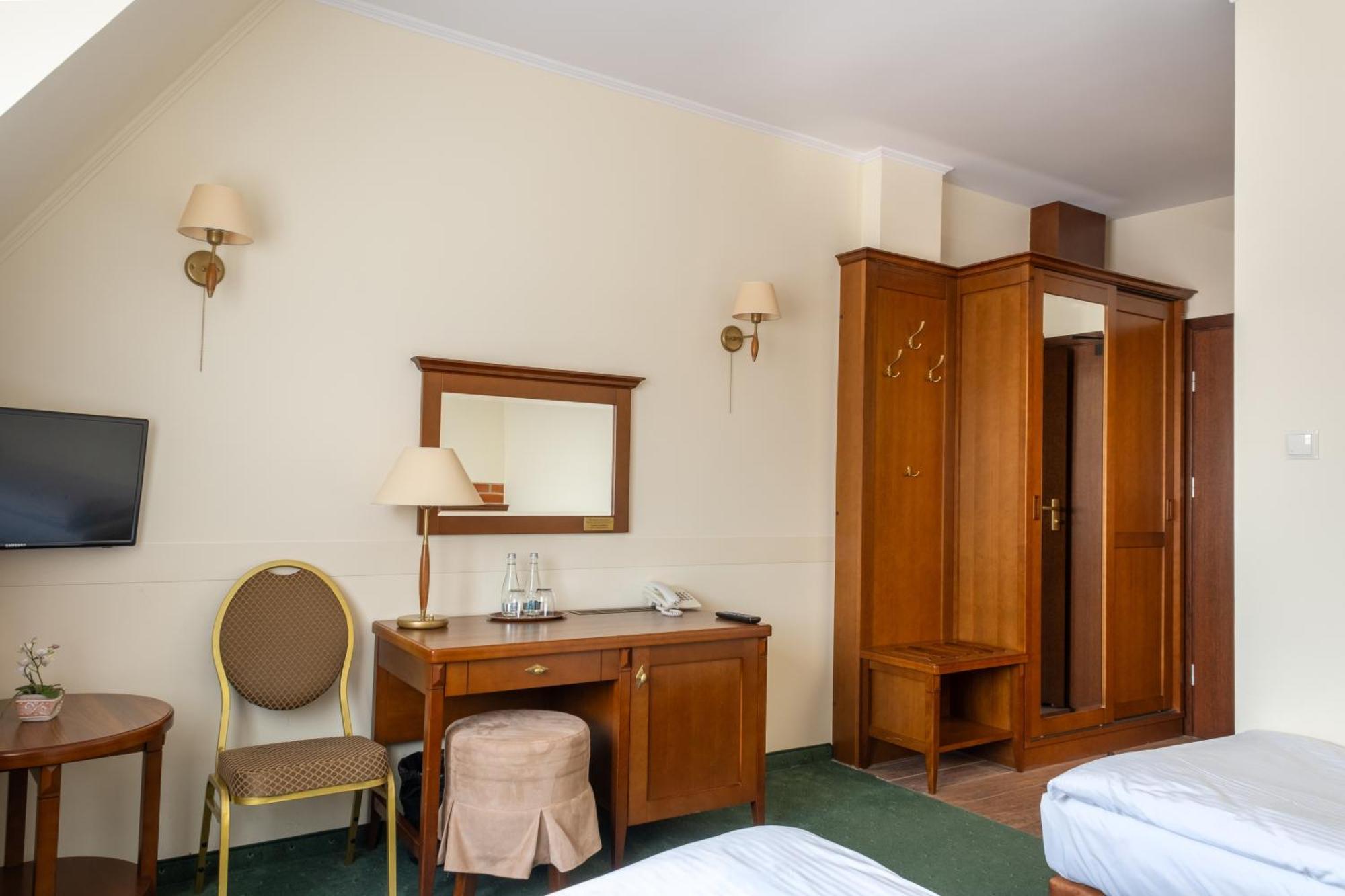 סימבארק Hotel Szymbark מראה חיצוני תמונה